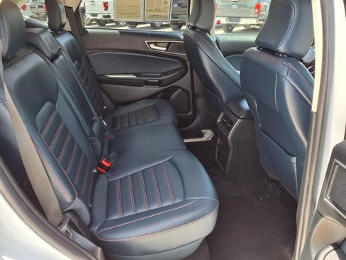 Used 2023 Ford Edge SEL w/ Sport Appearance Package AWD/4WD image 16