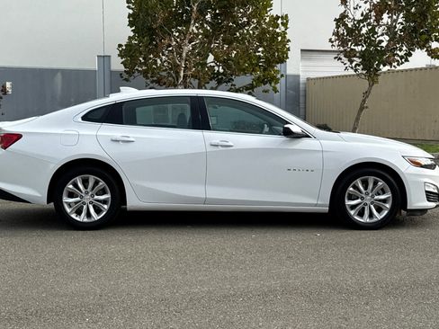 Used 2024 Chevrolet Malibu LT image 3
