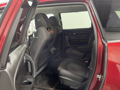 Used 2017 Chevrolet Traverse LT w/ Style and Technology Package FWD image 12