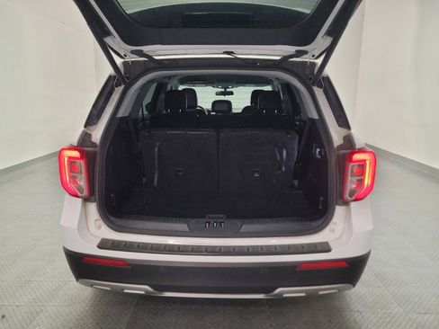 Used 2020 Ford Explorer XLT w/ Equipment Group 202A RWD image 29