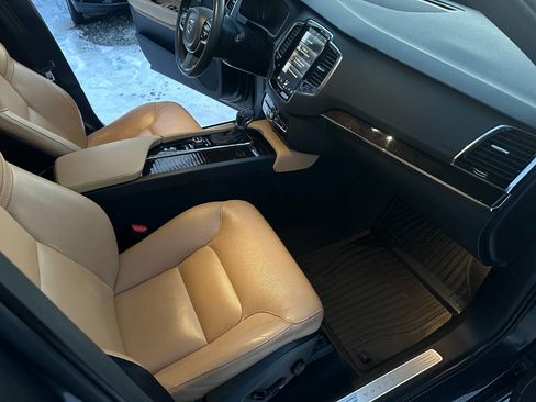Used 2017 Volvo XC90 T6 Momentum image 18