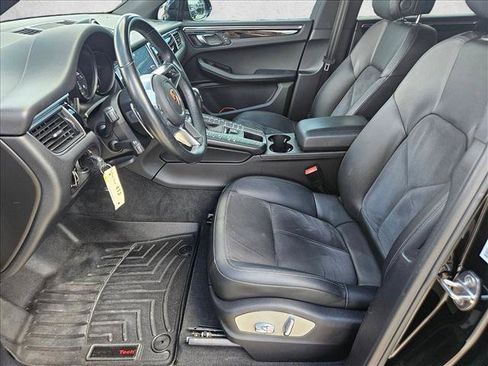 Used 2018 Porsche Macan AWD/4WD image 12