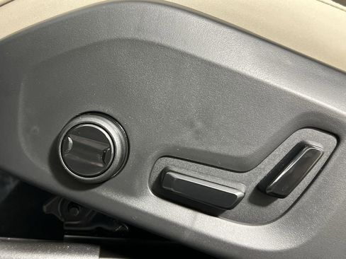 Used 2026 Volvo XC90 B5 Core image 14