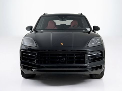 Used 2024 Porsche Cayenne AWD/4WD image 8