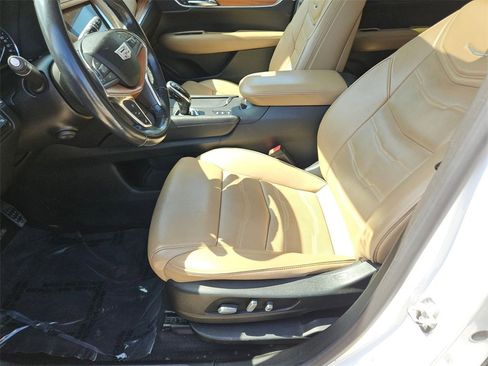 Used 2019 Cadillac XT5 Platinum image 16