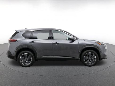 Used 2025 Nissan Rogue SV AWD/4WD image 10