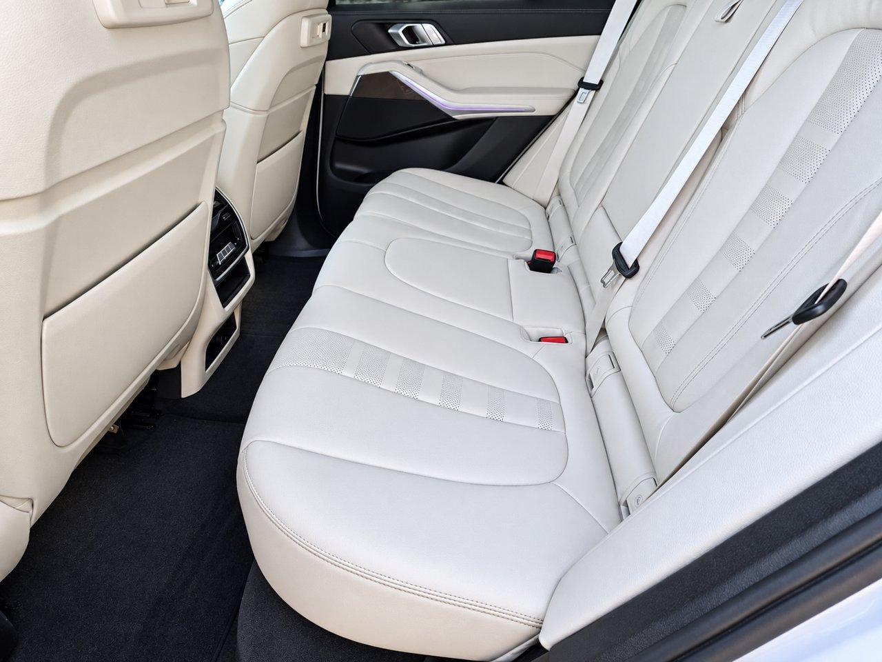 Used 2022 BMW X5 xDrive40i w/ Premium Package AWD/4WD image 27
