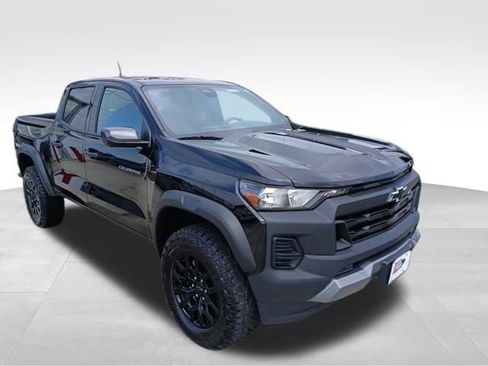 Certified 2025 Chevrolet Colorado Trail Boss AWD/4WD image 7