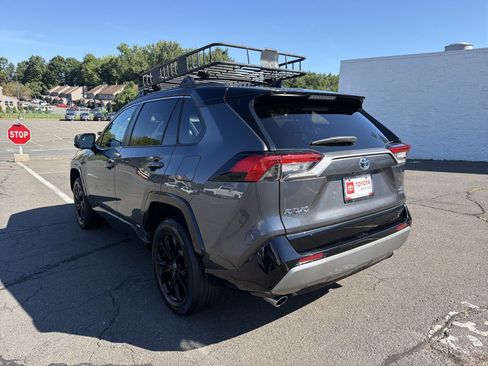 Used 2022 Toyota RAV4 XSE AWD/4WD image 5