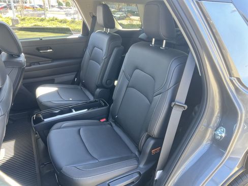 New 2026 Nissan Pathfinder SL image 21