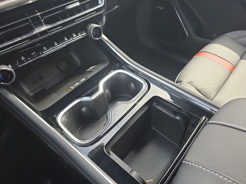 New 2026 Chevrolet Traverse RS image 24