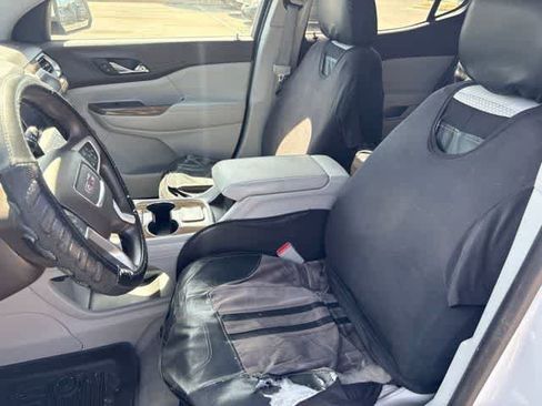 Used 2021 GMC Acadia SLE FWD image 11