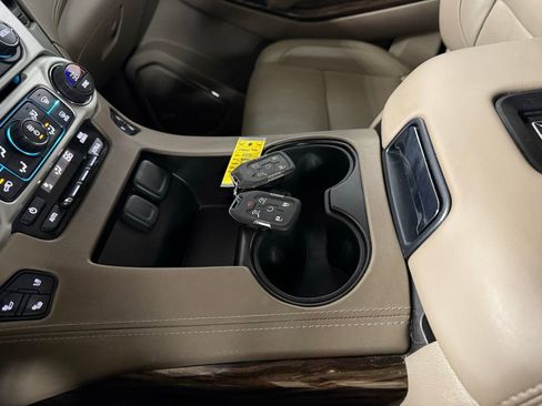 Used 2017 GMC Yukon XL SLT AWD/4WD image 15