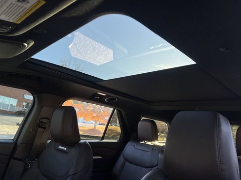 New 2026 Ford Explorer Platinum RWD image 14