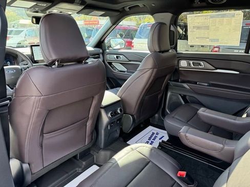 New 2026 Ford Explorer Platinum image 17