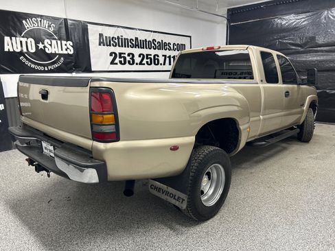 Used 2005 Chevrolet Silverado 3500 LS w/ Heavy-Duty Power Package AWD/4WD image 6
