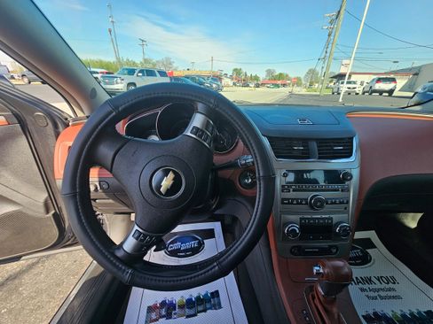 Used 2009 Chevrolet Malibu LTZ w/ HFV6 Engine Package FWD image 17