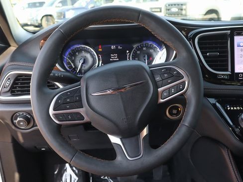 Used 2022 Chrysler Pacifica Pinnacle image 22