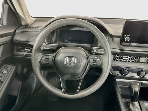 Used 2025 Honda Accord SE image 17