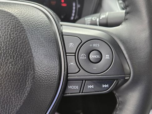 Used 2025 Toyota Corolla SE w/ SE Premium Package image 27