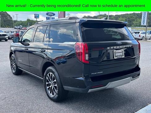 Used 2025 Ford Expedition Platinum AWD/4WD image 2