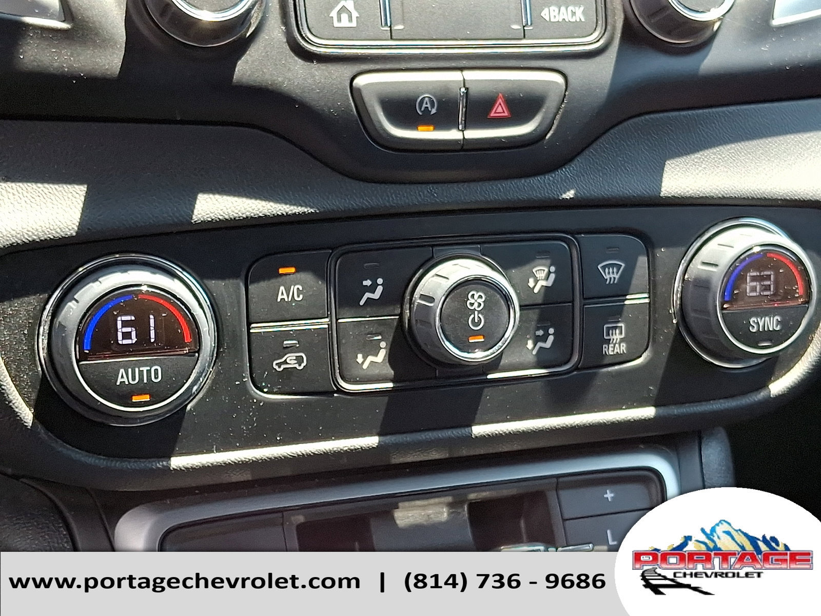 Used 2024 GMC Terrain SLT AWD/4WD image 20