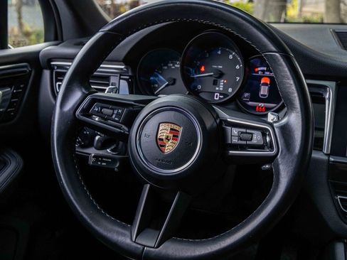 Used 2022 Porsche Macan image 14