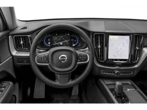 Used 2025 Volvo XC60 B5 Plus image 7