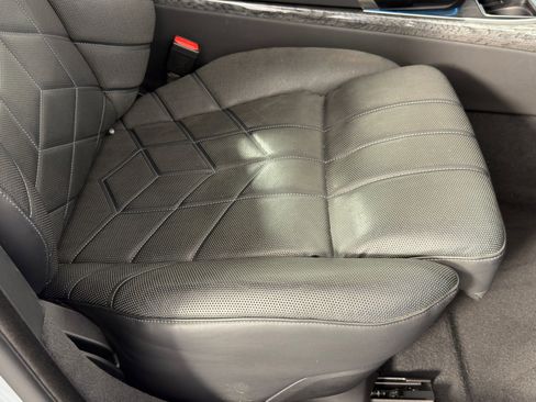 Certified 2023 BMW 740i w/ Parking Assistance Package image 28