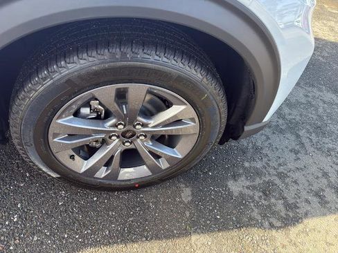 New 2026 Ford Explorer Active w/ Active Comfort Package image 20