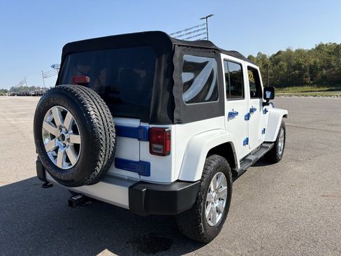 Used 2015 Jeep Wrangler Unlimited Sahara w/ Connectivity Group image 5