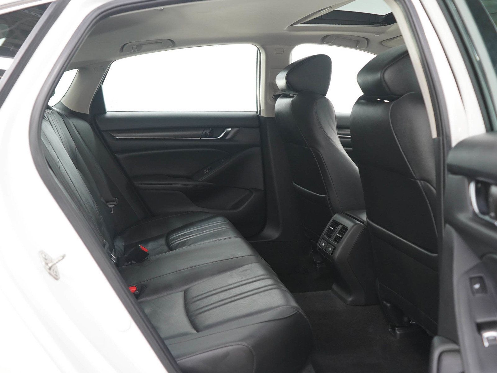 Used 2019 Honda Accord EX-L image 12