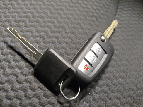 Used 2020 Nissan Rogue Sport S FWD image 32