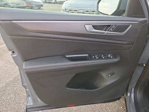 New 2026 Volkswagen Atlas Cross Sport SE image 5