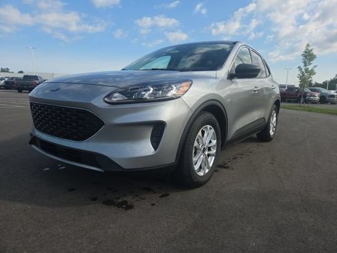 Used 2022 Ford Escape SE FWD image 2