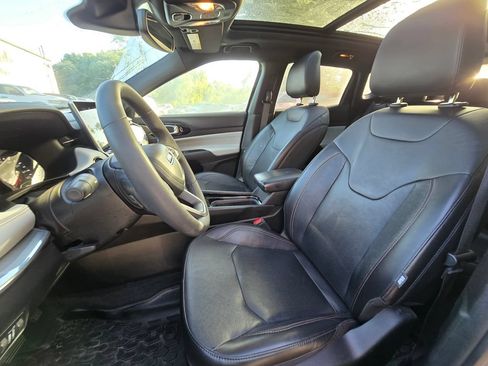 Used 2023 Jeep Compass Limited w/ Sun and Sound Group AWD/4WD image 15