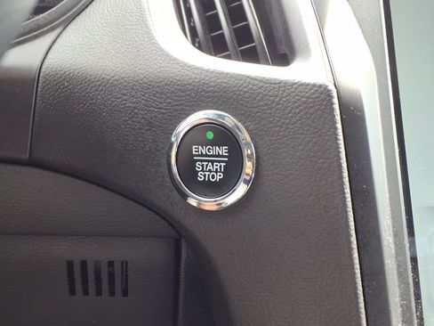 Used 2024 Ford Edge Titanium AWD/4WD image 18