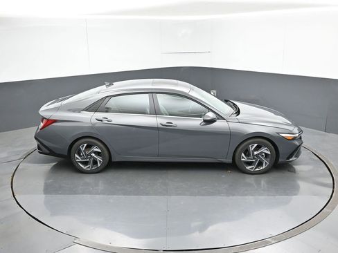 New 2026 Hyundai Elantra Limited image 22
