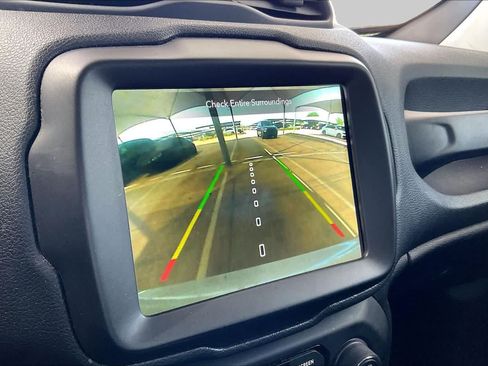 Used 2020 Jeep Renegade Altitude w/ UConnect 8.4 Nav Group AWD/4WD image 27