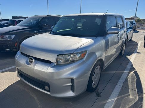 Used 2012 Scion xB image 2
