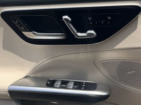 Used 2025 Mercedes-Benz C 300 Sedan image 20