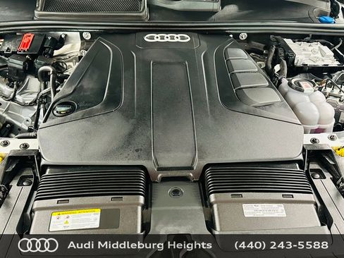 Certified 2025 Audi Q7 2.0T Premium w/ Convenience Plus Package AWD/4WD image 32