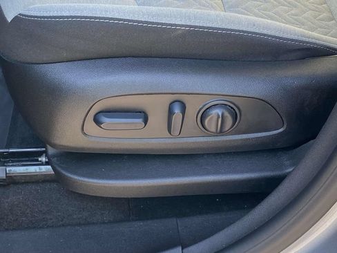 Used 2024 Chevrolet Equinox LT AWD/4WD image 13