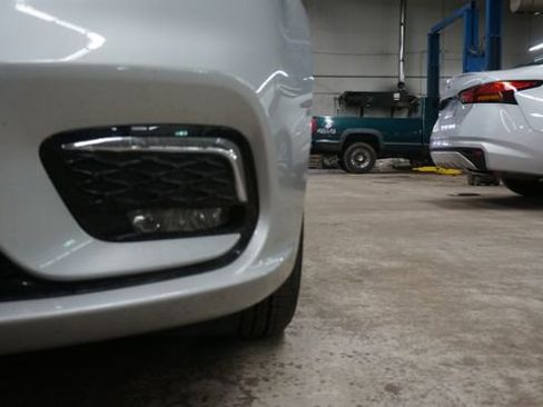 Used 2024 Chrysler Pacifica Touring-L image 74