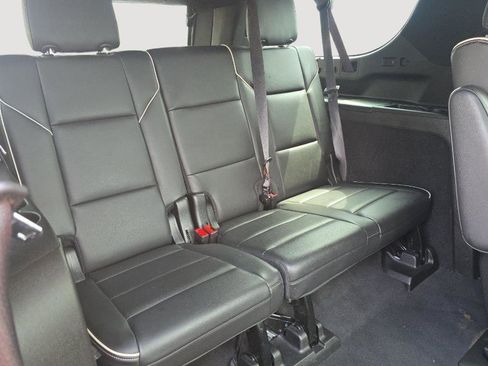 Used 2021 Cadillac Escalade ESV Premium Luxury AWD/4WD image 6