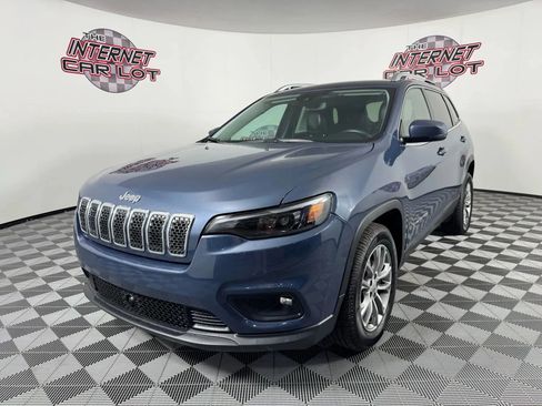 Used 2021 Jeep Cherokee Latitude Lux w/ Comfort/Convenience Group image 3