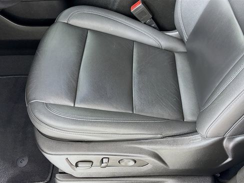 Used 2022 Chevrolet Tahoe Z71 w/ Z71 Off-Road Package image 20