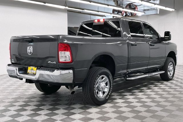 Used 2024 RAM 2500 Tradesman w/ Chrome Appearance Group AWD/4WD image 13