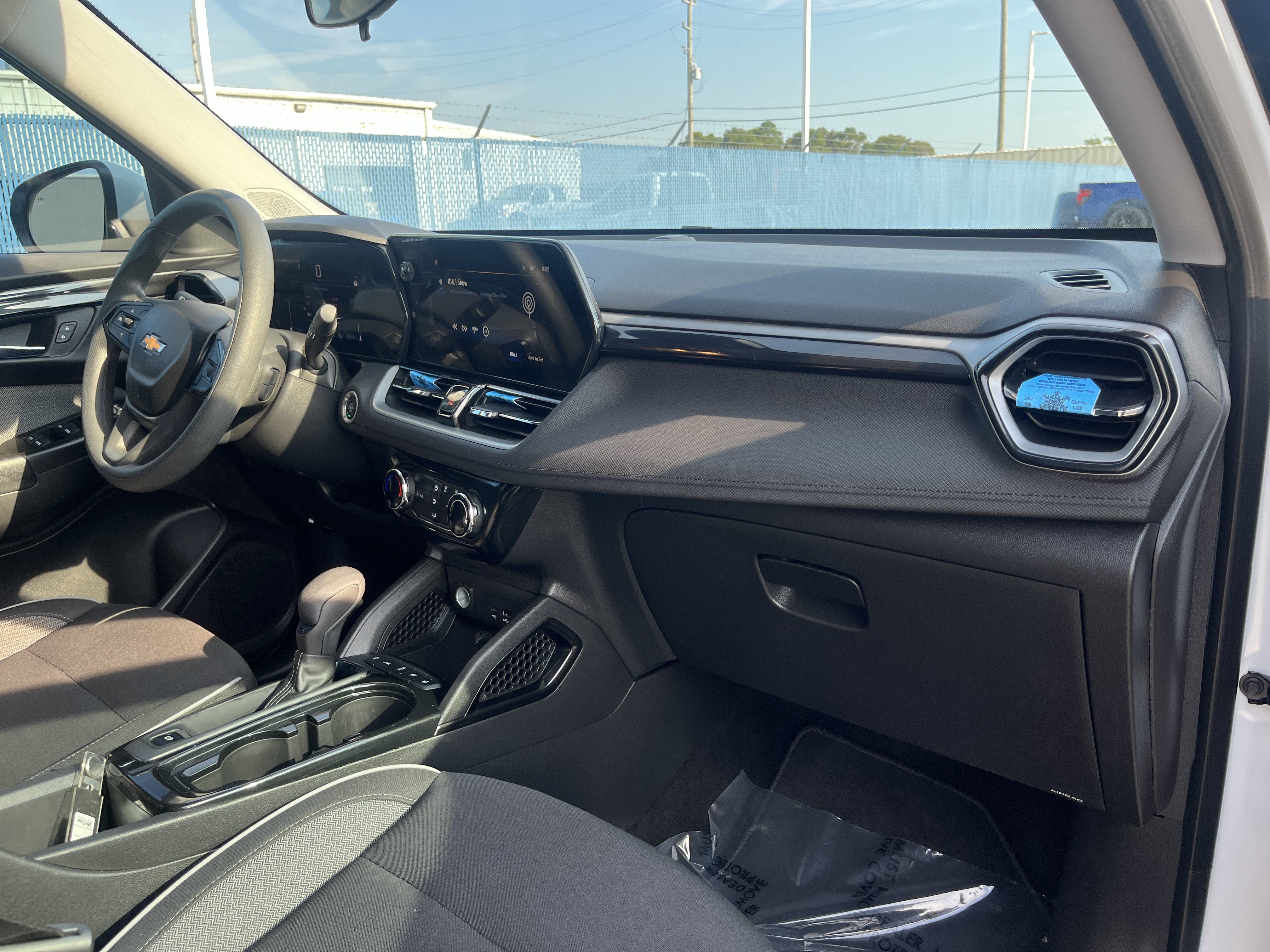 Used 2025 Chevrolet TrailBlazer LT w/ Driver Confidence Package FWD image 15
