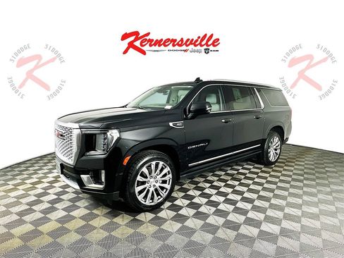 Used 2023 GMC Yukon XL Denali image 3